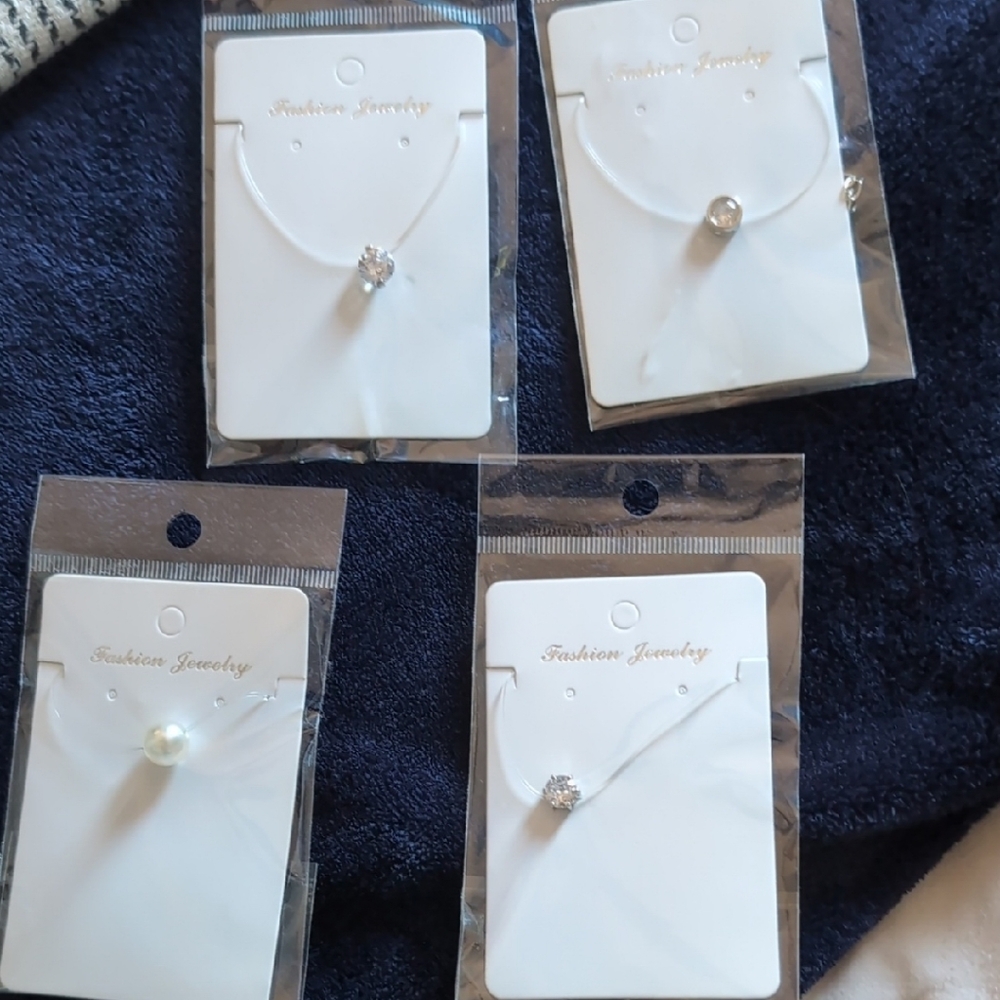 Elegant Silver and Pearl Necklace Set